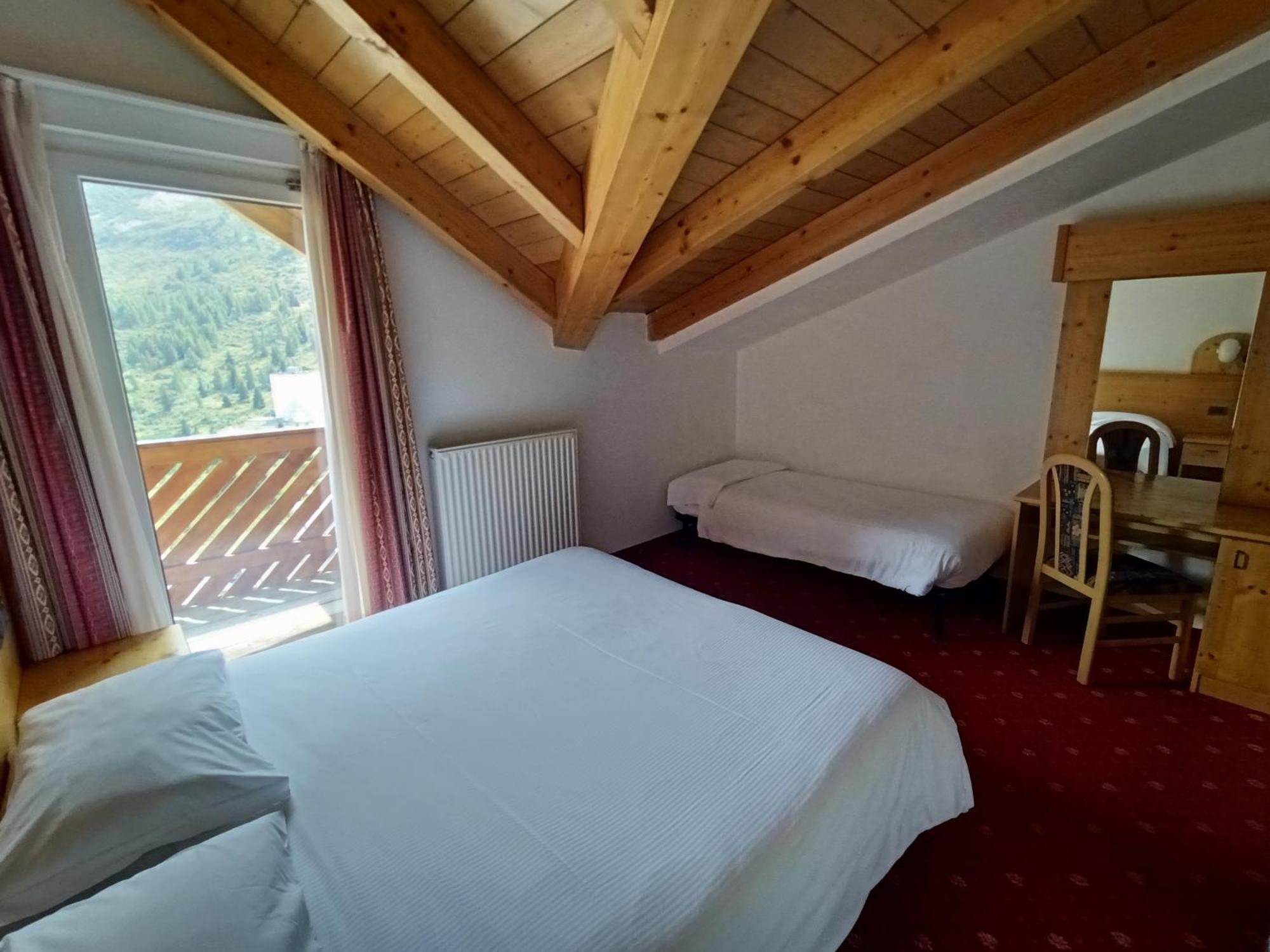 Hotel Cielo Blu Passo del Tonale Exterior photo